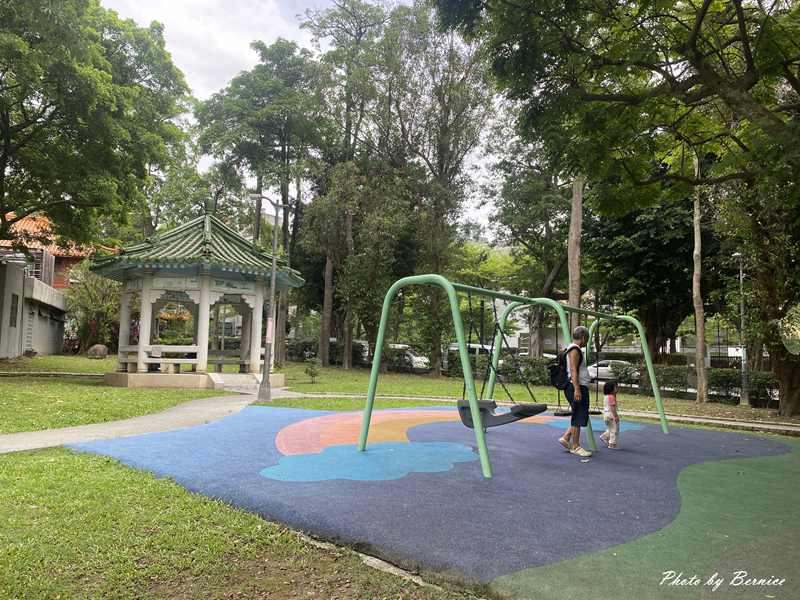 北投復興公園~每日換水無料舒適泡腳池 @Bernice的隨手筆記