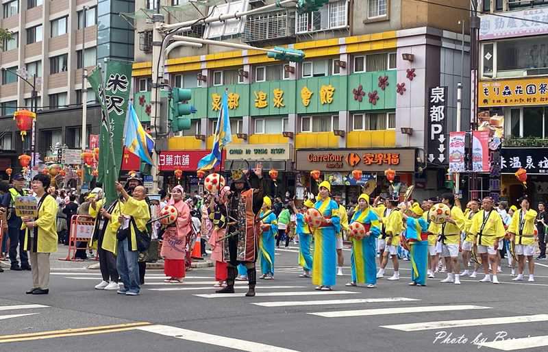 蘭平千里~登高遠望 千里之遙近在尺寸之間 路旁繡球花現正美 @Bernice的隨手筆記