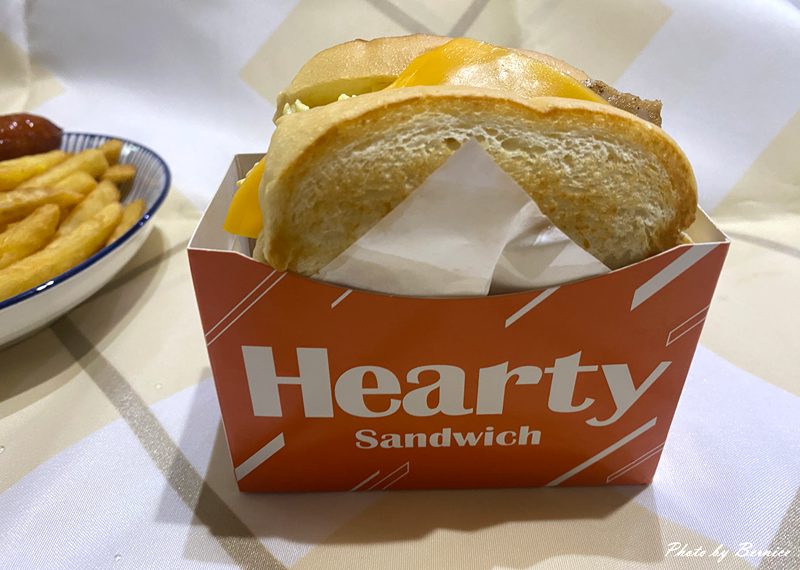 Hearty哈媞手作三明治內湖店~料滿出韓式土司盒子 @Bernice的隨手筆記