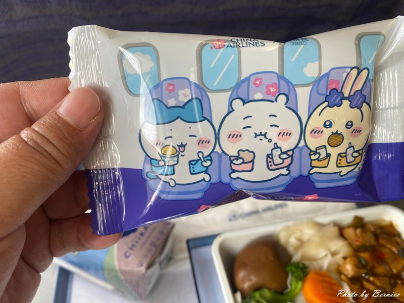 華航 X 五桐號 獨家聯名飲品與甜點~搭機小確幸 可愛包裝超吸睛 @Bernice的隨手筆記