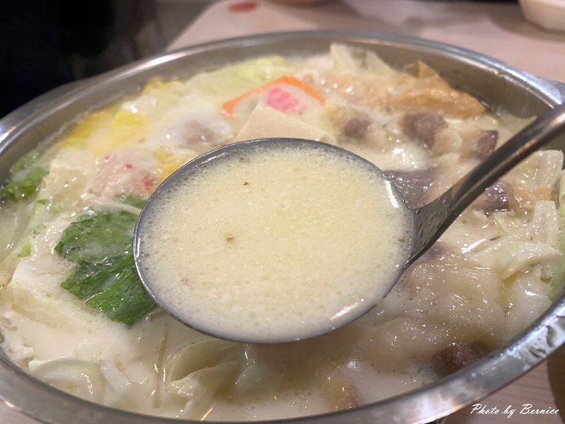 8鍋小火鍋-新穎時尚.沙崙店~多種湯頭 高CP值 經濟實惠吃到飽 @Bernice的隨手筆記