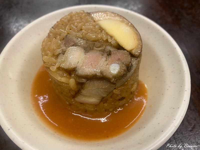 五祿米糕排骨酥~鹹豬肉和滷蛋為筒仔米糕大加分 @Bernice的隨手筆記