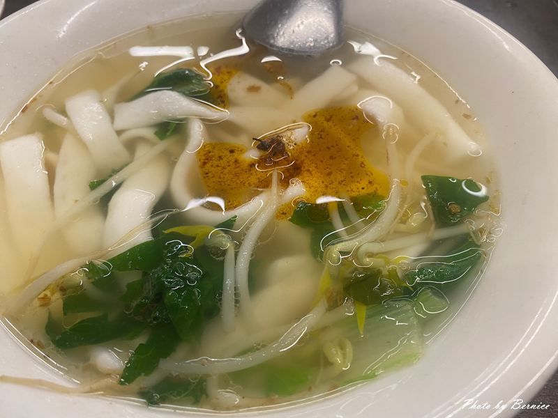 五祿米糕排骨酥~鹹豬肉和滷蛋為筒仔米糕大加分 @Bernice的隨手筆記