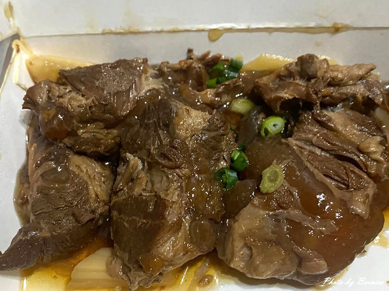 五祿米糕排骨酥~鹹豬肉和滷蛋為筒仔米糕大加分 @Bernice的隨手筆記