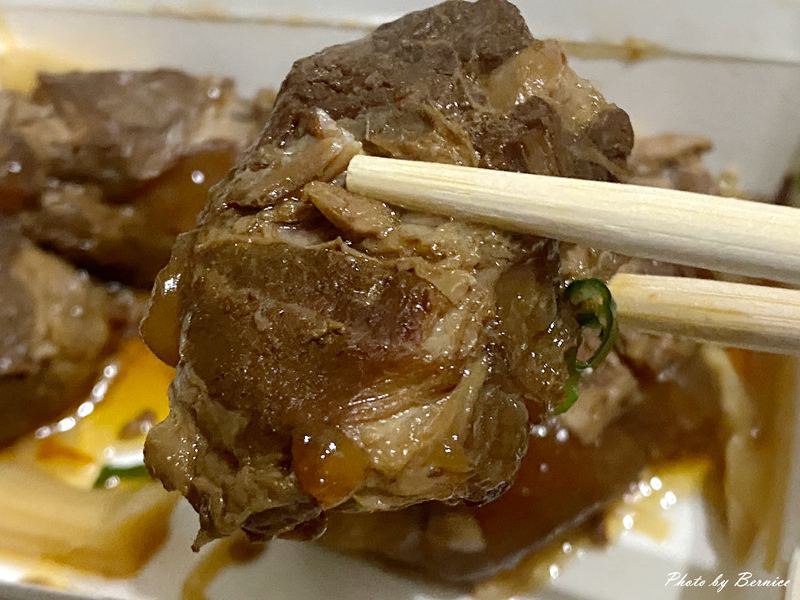 五祿米糕排骨酥~鹹豬肉和滷蛋為筒仔米糕大加分 @Bernice的隨手筆記