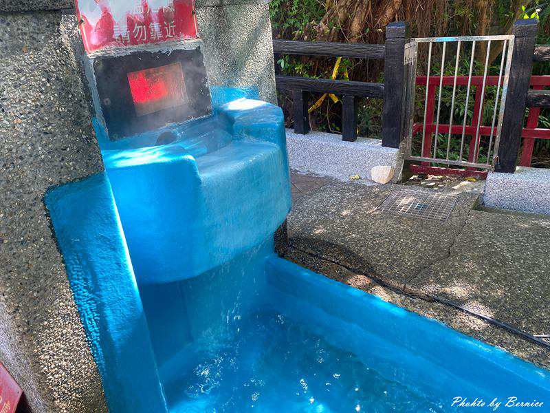泉源公園泡腳池園區~北投第一座無料足湯 重新啟用 @Bernice的隨手筆記