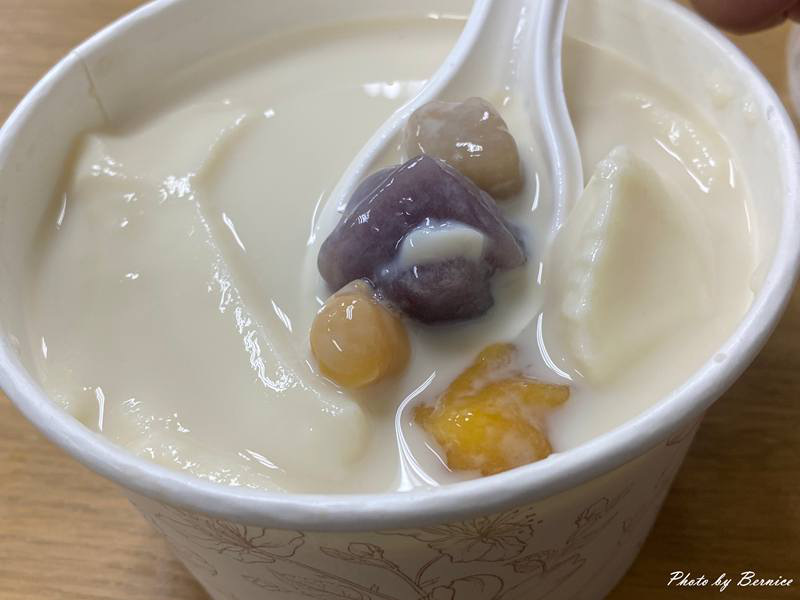 北投巧涼古早味冰熱甜品~配料多到難以下手 豆漿豆花不加價 @Bernice的隨手筆記