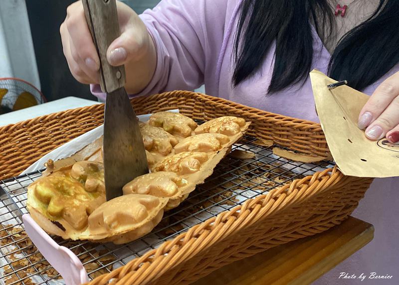 那個그건雞蛋糕 六號店~不想上班但想吃雞蛋糕 小人造型雞蛋糕太犯規 @Bernice的隨手筆記