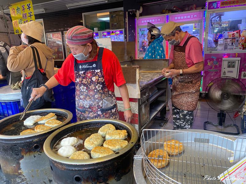家傳至選韭菜盒~內湖737早市超人氣美食 @Bernice的隨手筆記