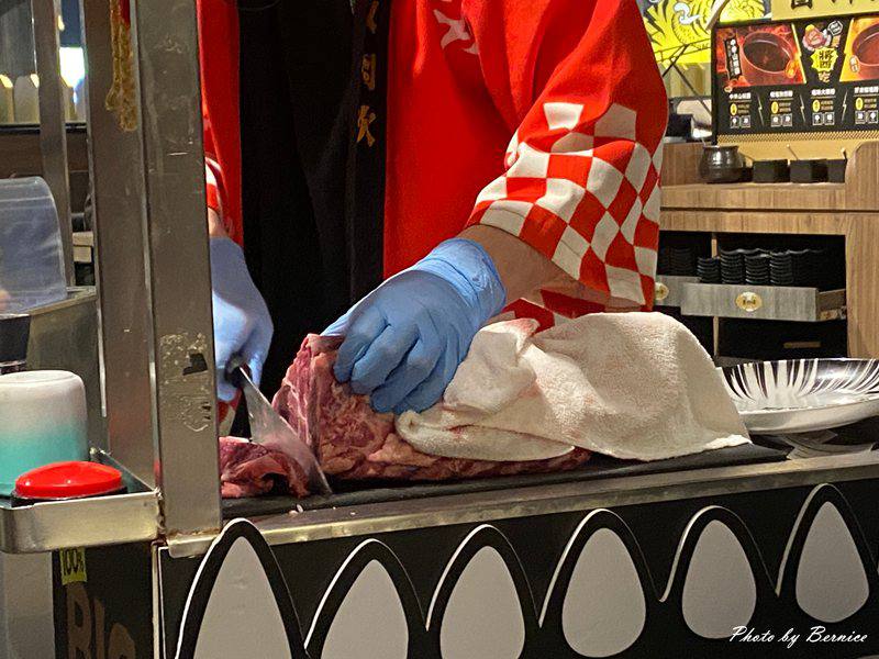 肉次方 燒肉放題台北峨眉店~進擊の肉 現切肋眼牛排爽爽吃 @Bernice的隨手筆記