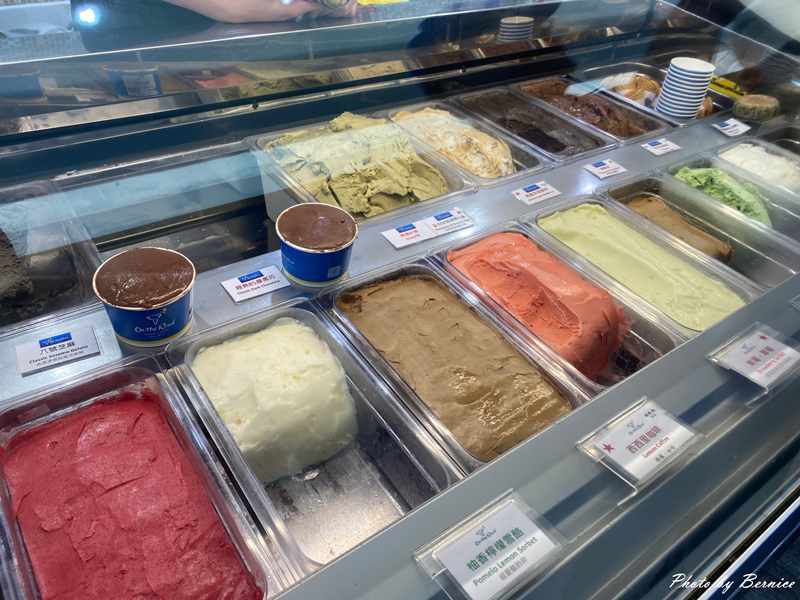 On the Road 義式手工冰淇淋專賣店~試吃到滿意再下手 @Bernice的隨手筆記