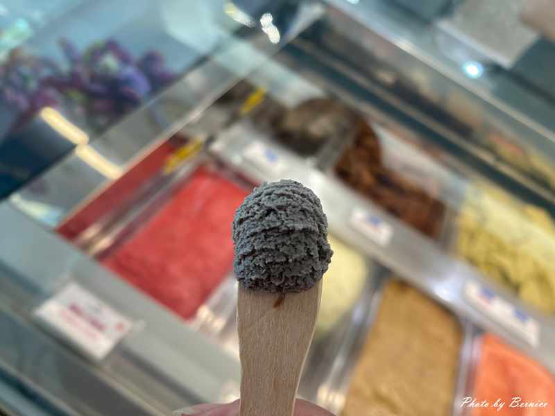 On the Road 義式手工冰淇淋專賣店~試吃到滿意再下手 @Bernice的隨手筆記