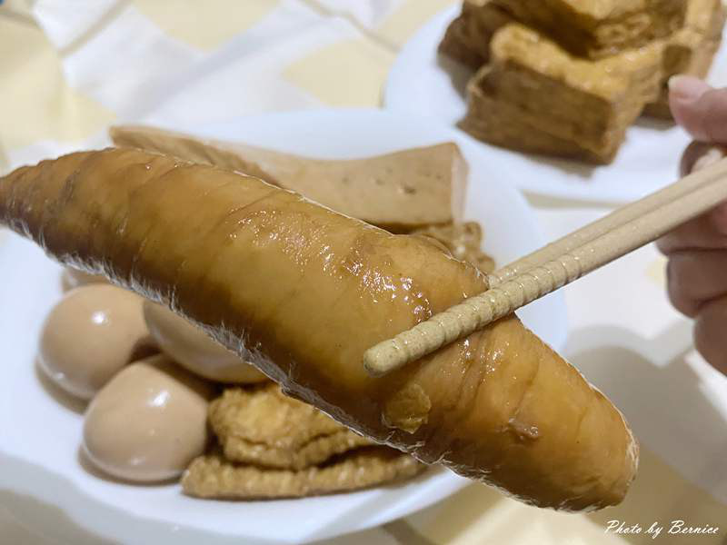 內湖人週五必衝 這攤素滷味太狠了 銅板價夾滿一大袋也不心疼 @Bernice的隨手筆記