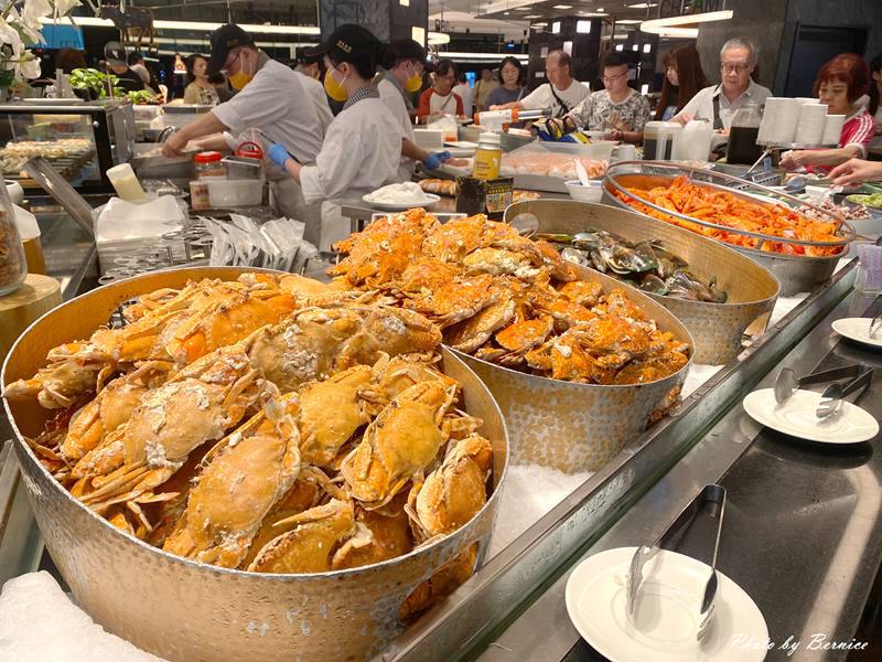 漢來海港天母SOGO店~肥美海鮮/生魚片/現切牛排/甜點一次滿足 @Bernice的隨手筆記