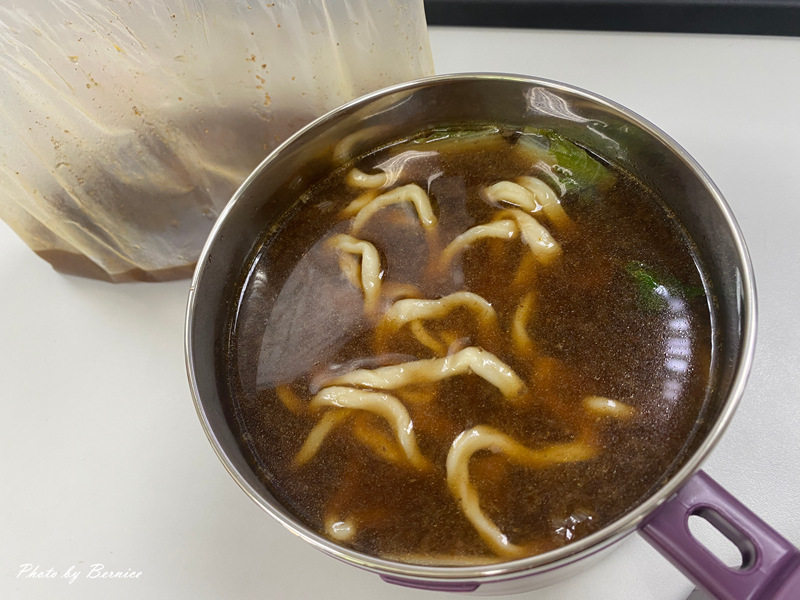 志明牛肉拉麵 北投總店~在地人推薦的老字號牛肉麵 北投巷弄裡的人情味 @Bernice的隨手筆記 志明牛肉拉麵 北投總店~在地人推薦的老字號牛肉麵 北投巷弄裡的人情味 @Bernice的隨手筆記