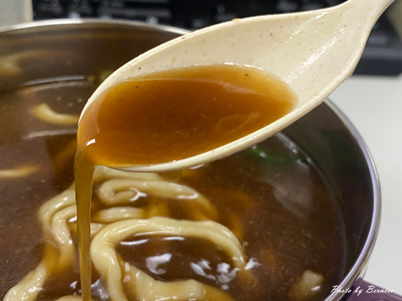 志明牛肉拉麵 北投總店~在地人推薦的老字號牛肉麵 北投巷弄裡的人情味 @Bernice的隨手筆記 志明牛肉拉麵 北投總店~在地人推薦的老字號牛肉麵 北投巷弄裡的人情味 @Bernice的隨手筆記