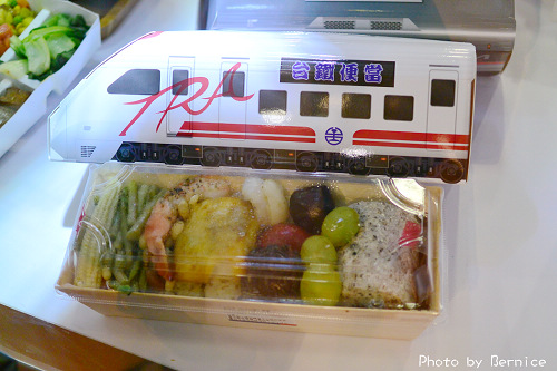 第二屆鐵路便當節~不用出國也能買到日本各地電車造型便當 @Bernice的隨手筆記