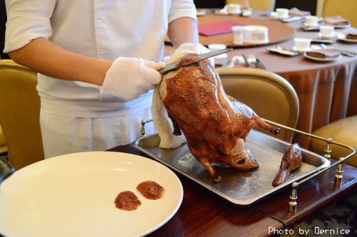 國賓飯店川菜廳~享用烤鴨及師傅自四川取經回來的道地川菜 @Bernice的隨手筆記
