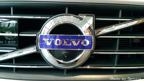 VOLVO V60 D4安全旗艦版試駕心得~高安全規格旅行車開上路就是帥氣 @Bernice的隨手筆記