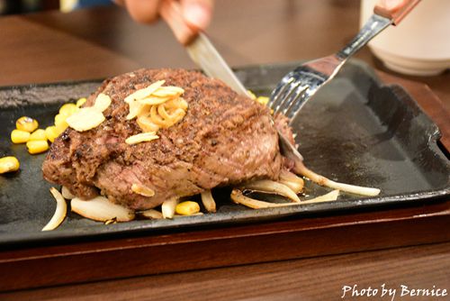 いきなり！ステーキIkinari Steak ~用1/2價格就可以品嚐CAB等級的牛排 @Bernice的隨手筆記