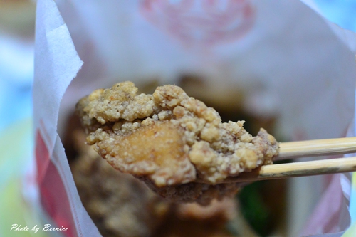 台灣第一家鹽酥雞~脫油．沾醬．價格漂亮就屬這攤 @Bernice的隨手筆記