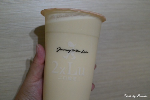二口旅茶-奶霜系列茶品~使用綠山農場鮮奶油打成綿密奶霜與優質茶品完美結合 @Bernice的隨手筆記