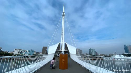 大港橋~全台首座水平旋轉景觀橋樑亦是亞洲最長的跨港旋轉橋 @Bernice的隨手筆記